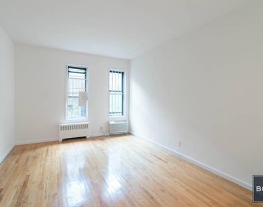 East 89 Street - Photo Thumbnail 5