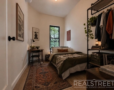 72a Utica Avenue - Photo Thumbnail 3