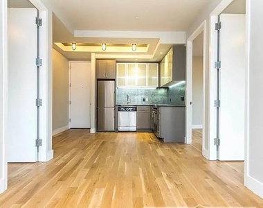 185 Leonard Street - Photo Thumbnail 3