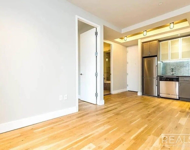 185 Leonard Street - Photo Thumbnail 2
