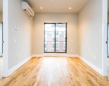 185 Leonard Street - Photo Thumbnail 10