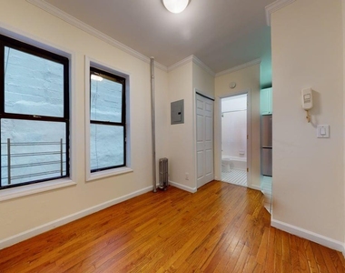 East 80th Street - Photo Thumbnail 2