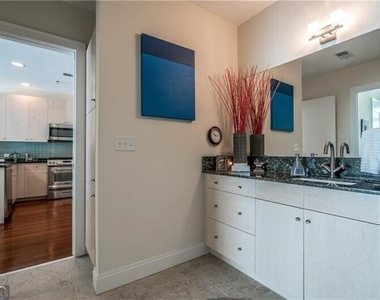 905 Juniper Street Ne - Photo Thumbnail 18
