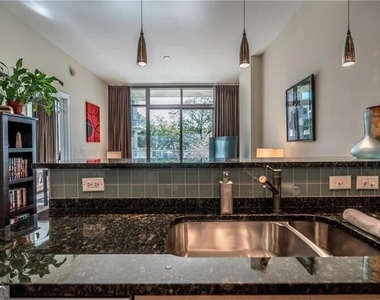 905 Juniper Street Ne - Photo Thumbnail 9