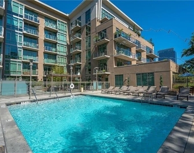 905 Juniper Street Ne - Photo Thumbnail 22