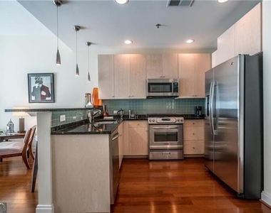905 Juniper Street Ne - Photo Thumbnail 4