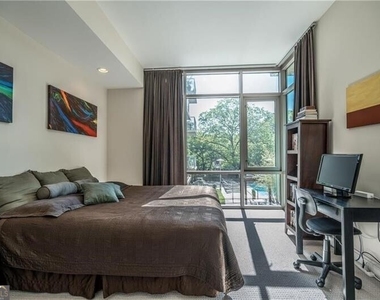 905 Juniper Street Ne - Photo Thumbnail 16