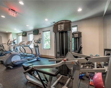905 Juniper Street Ne - Photo Thumbnail 29