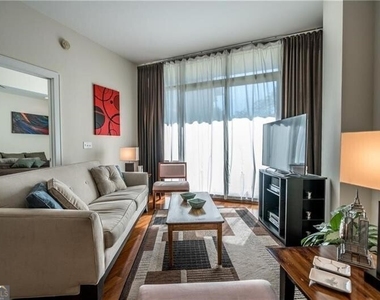 905 Juniper Street Ne - Photo Thumbnail 12