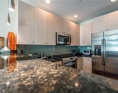 905 Juniper Street Ne - Photo Thumbnail 8