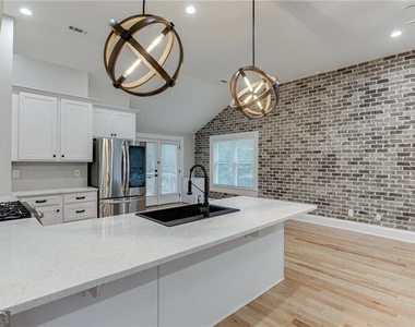 75 Cherry Street - Photo Thumbnail 12