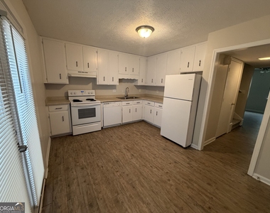 110 Chalfont Drive - Photo Thumbnail 6