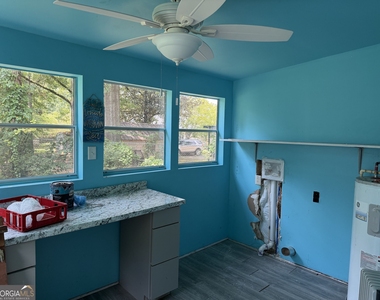 502 Lawrence Street - Photo Thumbnail 12