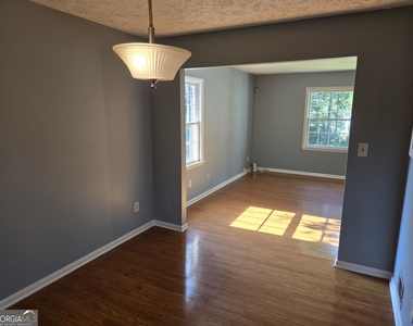 1387 Town Country Drive Se - Photo Thumbnail 5