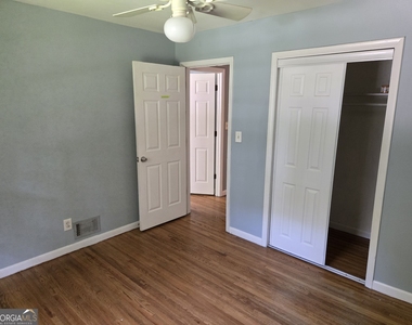 1387 Town Country Drive Se - Photo Thumbnail 12