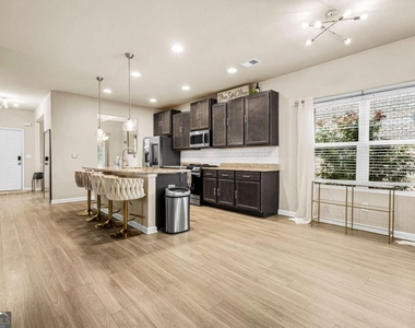 684 Armitage Way - Photo Thumbnail 6