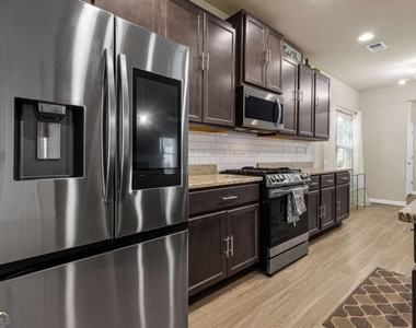 684 Armitage Way - Photo Thumbnail 10