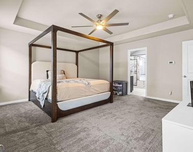 684 Armitage Way - Photo Thumbnail 17
