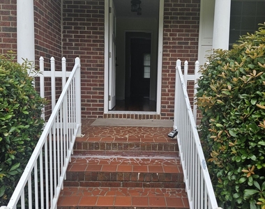 1148 Marifran Drive Ne - Photo Thumbnail 2