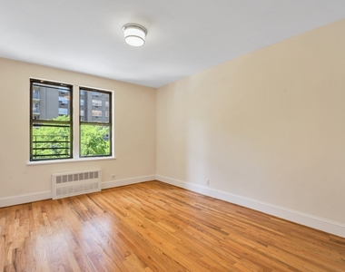 East 73rd - Photo Thumbnail 2