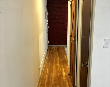 209 East 81st street New York,NY 10028 - Photo Thumbnail 2