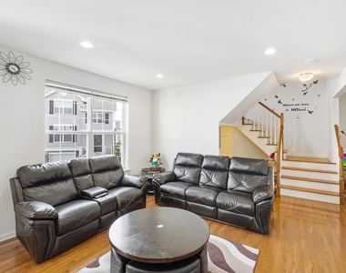127 Sowers Dr - Photo Thumbnail 3