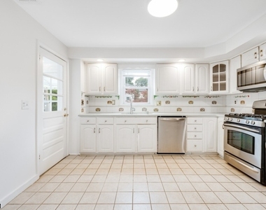 275 E Mt Pleasant Ave - Photo Thumbnail 19
