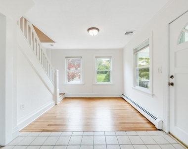 275 E Mt Pleasant Ave - Photo Thumbnail 8