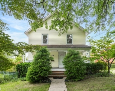 275 E Mt Pleasant Ave - Photo Thumbnail 3