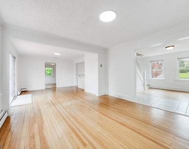 275 E Mt Pleasant Ave - Photo Thumbnail 13
