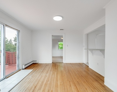 275 E Mt Pleasant Ave - Photo Thumbnail 15