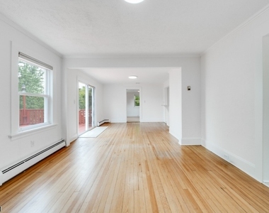 275 E Mt Pleasant Ave - Photo Thumbnail 12