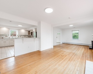 275 E Mt Pleasant Ave - Photo Thumbnail 16