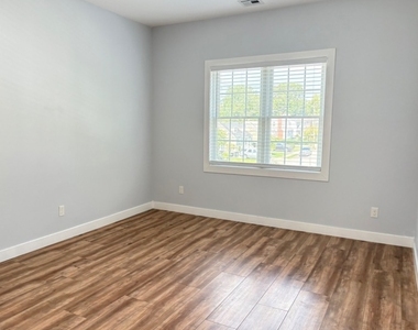 627 Bloomfield Ave - Photo Thumbnail 22