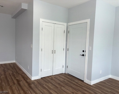 627 Bloomfield Ave - Photo Thumbnail 15