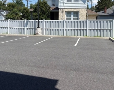 627 Bloomfield Ave - Photo Thumbnail 28