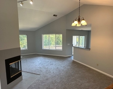 4 Harker Hill Dr - Photo Thumbnail 2