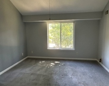 4 Harker Hill Dr - Photo Thumbnail 5