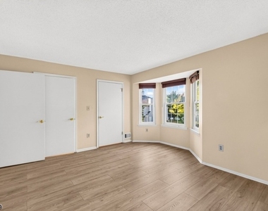 4006 Crawford Ct - Photo Thumbnail 10