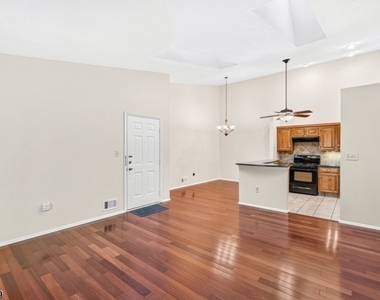 4006 Crawford Ct - Photo Thumbnail 4