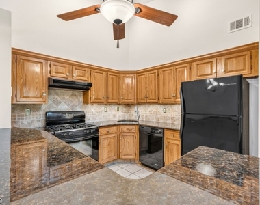 4006 Crawford Ct - Photo Thumbnail 7