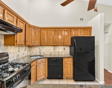 4006 Crawford Ct - Photo Thumbnail 5