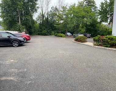 45 Brant Ave - Photo Thumbnail 6