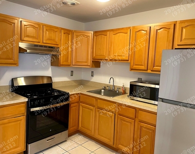 29 Stuyvesant Avenue - Photo Thumbnail 1