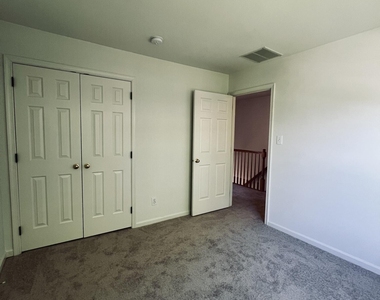 18 Dayna Court - Photo Thumbnail 10