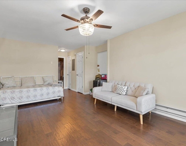 119 Avery Avenue - Photo Thumbnail 2