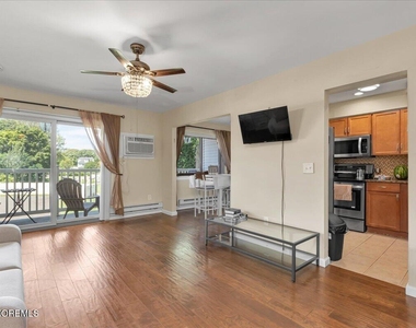 119 Avery Avenue - Photo Thumbnail 3