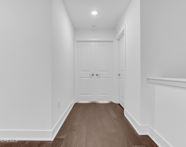 163 Woolley Court - Photo Thumbnail 9