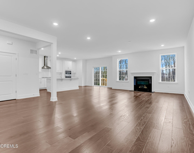 163 Woolley Court - Photo Thumbnail 4