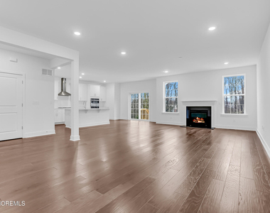 163 Woolley Court - Photo Thumbnail 3